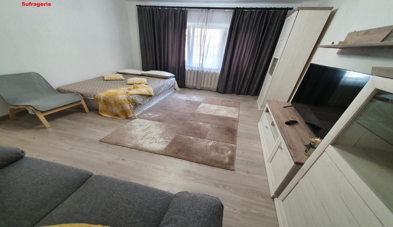 Mia Central Apart, 3 Rooms, 2 Baths, Afi Mall Brasov Exterior photo